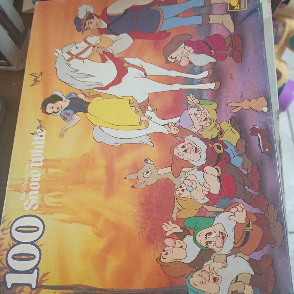 Disney Snow White and the Seven Dwarfs Puzzle - Vibrant Colors
